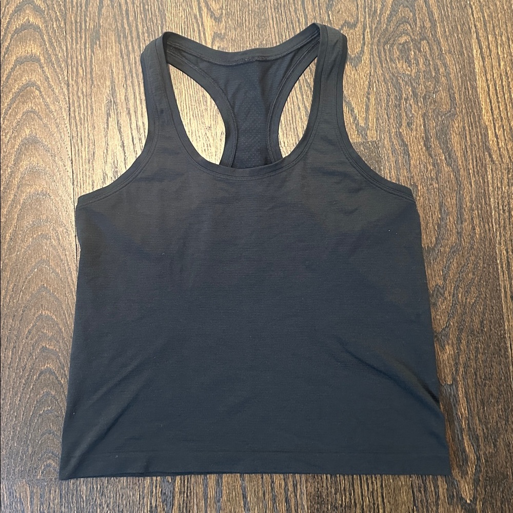 Lululemon Swiftly tech racerback tank top 2.0 race length, black size 8